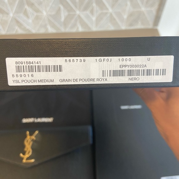 Saint Laurent uptown leather envelope pouch - Picture 12 of 12